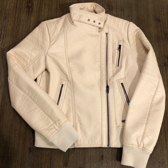 HOST PICK⭐️GUESS FAUX-Leather MOTO JACKET - Picture 3 of 13